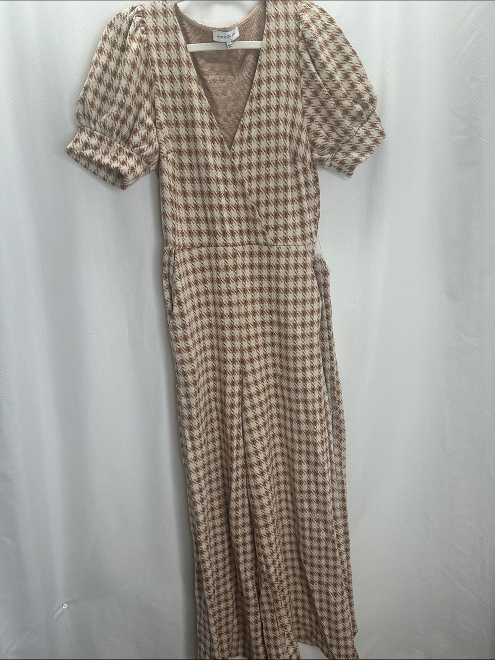 Jacqui E Tan & Cream Houndstooth Puff-Sleeve Jumpsuit